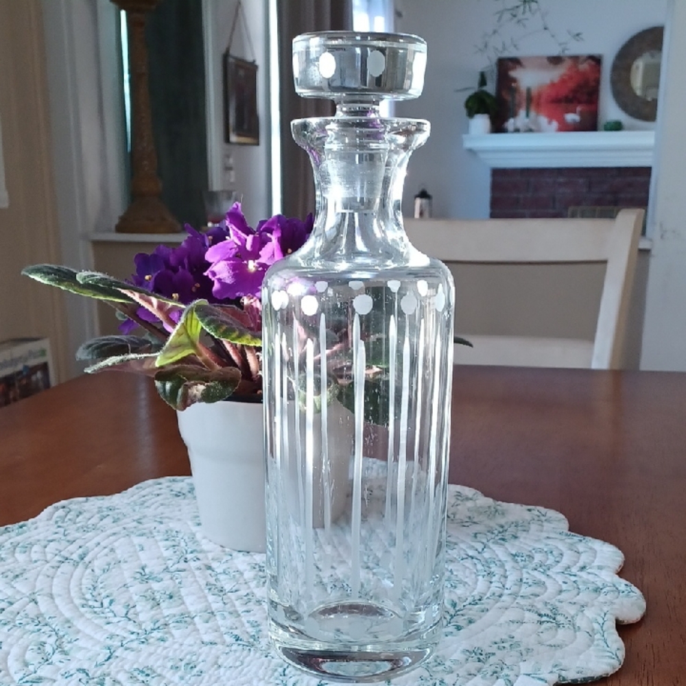 Global Views Portugal Clear Crystal Decanter With Etched Accents 11”x3 1/4”